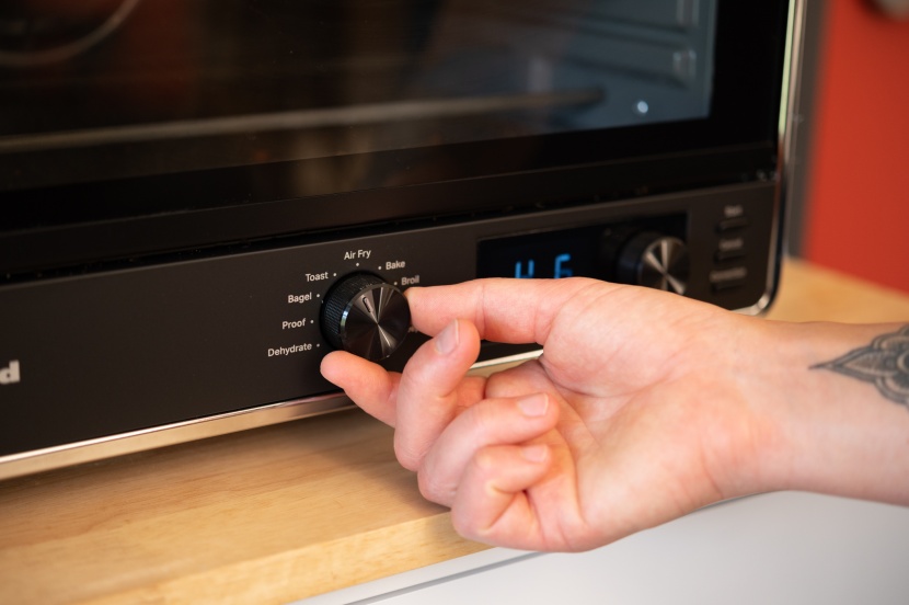 kitchenaid digital countertop oven with air fry - with a digital display and simple controls, this toaster oven is...