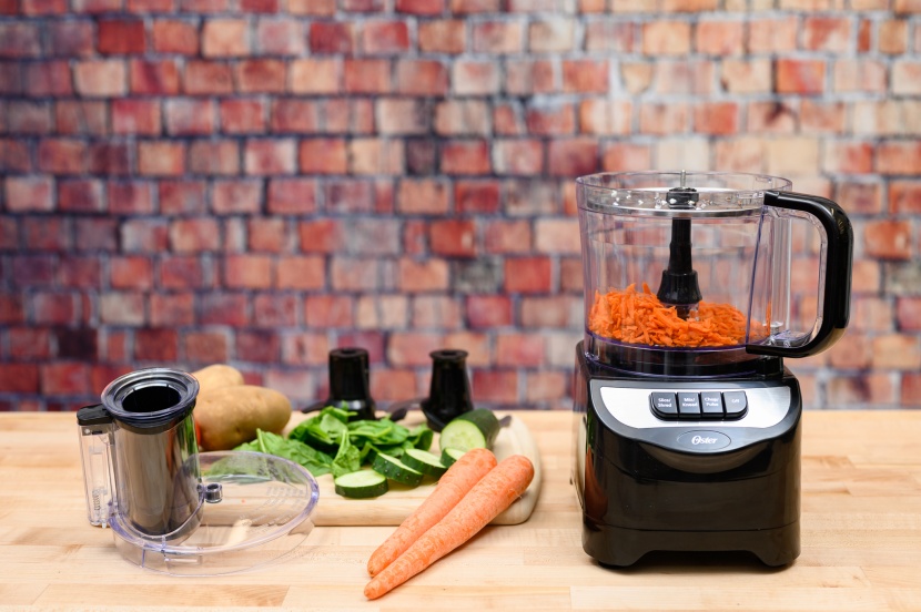 oster total prep 10-cup - a budget friendly food processor with budget like performance.