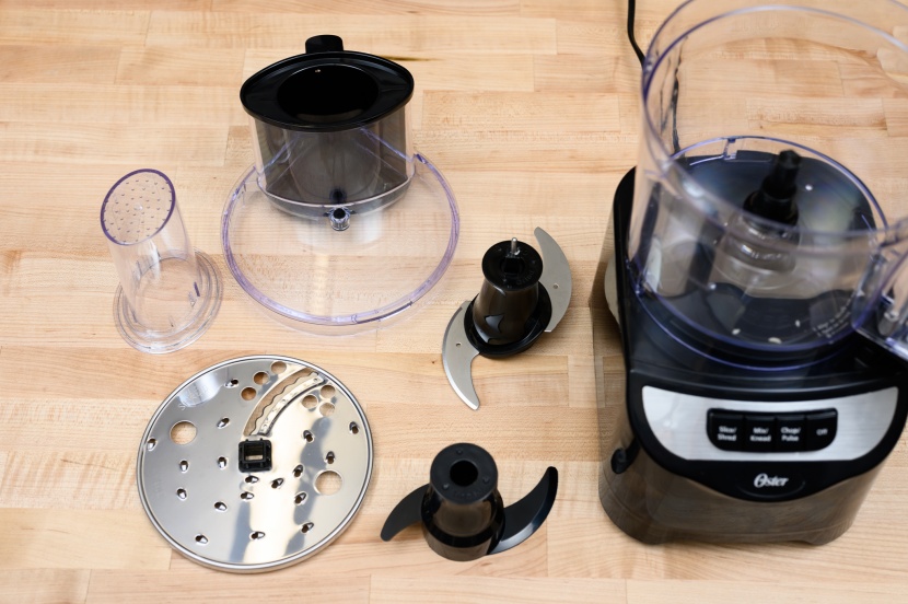 oster total prep 10-cup - dismantling the oster is a breeze.