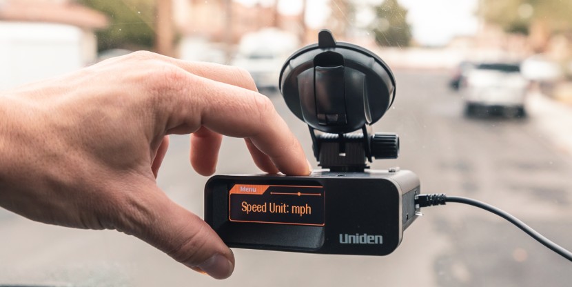 radar detector - the highly customizable uniden r7 does not have bluetooth...