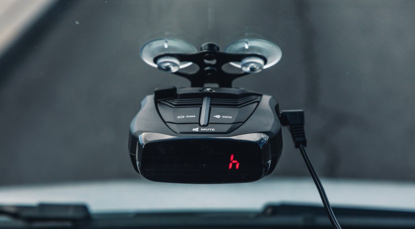 cobra rad 380 - all the controls are found right on the device, so you can really...