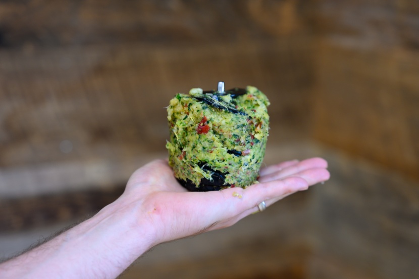 hurom slow juicer - the area around the mounting shaft of the auger fills up with a ton...