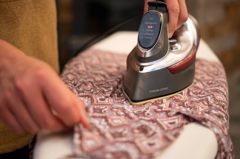 chi steam titanium - the chi steam titanium glides with ease on top of most fabrics.