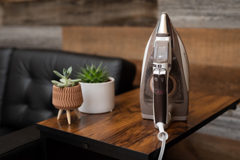 rowenta dw5080 focus - a high end steam iron at a high end price.