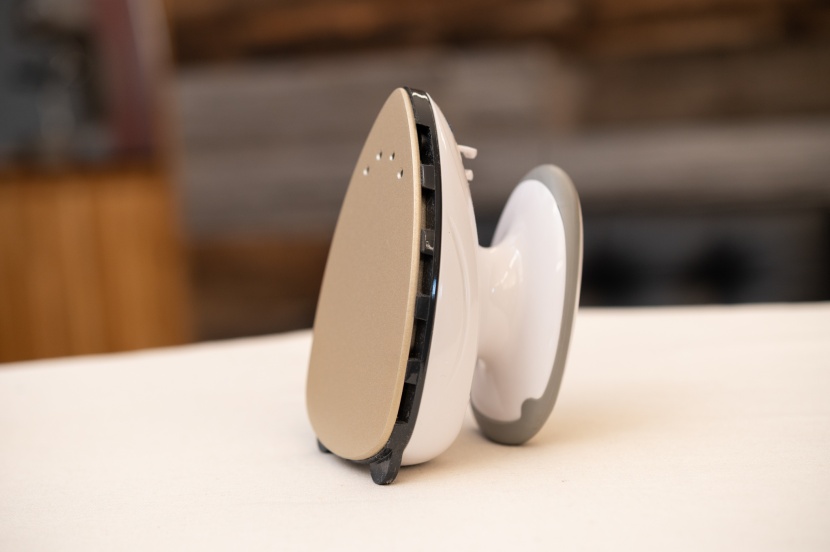 steamfast sf-717 mini - here you can see the four tiny steam holes found at the top of the...