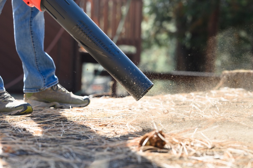 leaf blower - no matter what sort of outdoor debris you&#039;re trying to clear, the...