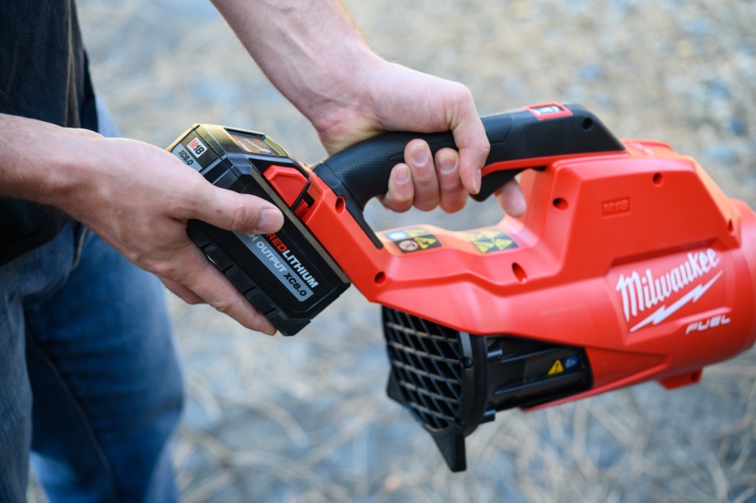 leaf blower - this blower from milwaukee is compatible with a battery system that...