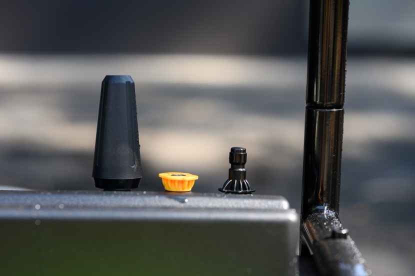 greenworks pw-1800 1800 psi 13 amp 1.1 gpm electric - nozzle storage is built into the body of the greenworks pw-1800.