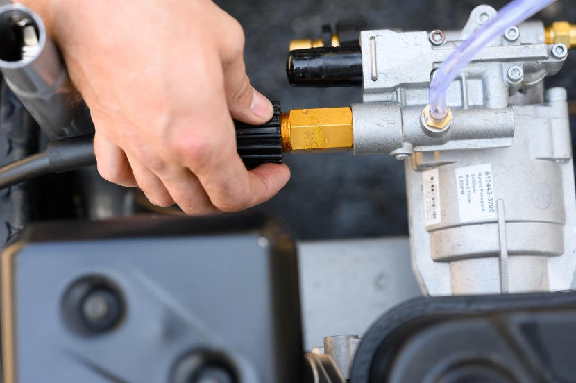 westinghouse wpx3200 - hose connections on the westinghouse wpx3200 offer plenty of room.