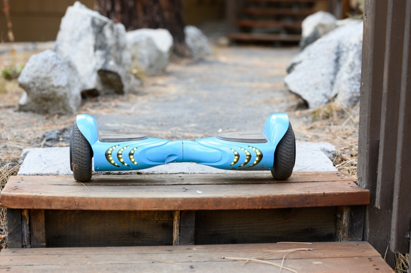 tomoloo q2c - the q2c works well indoors but struggles on rougher terrain.