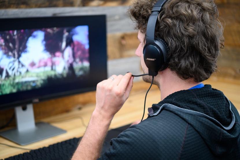 bose quietcomfort 35 ii gaming headset - the mic on the bose quietcomfort 35 ii does an excellent job of...