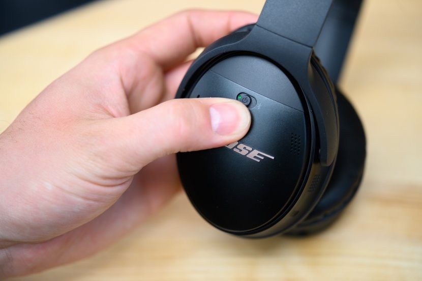 bose quietcomfort 35 ii gaming headset - the bose quietcomfort 35 ii comes equipped with both noise-canceling...