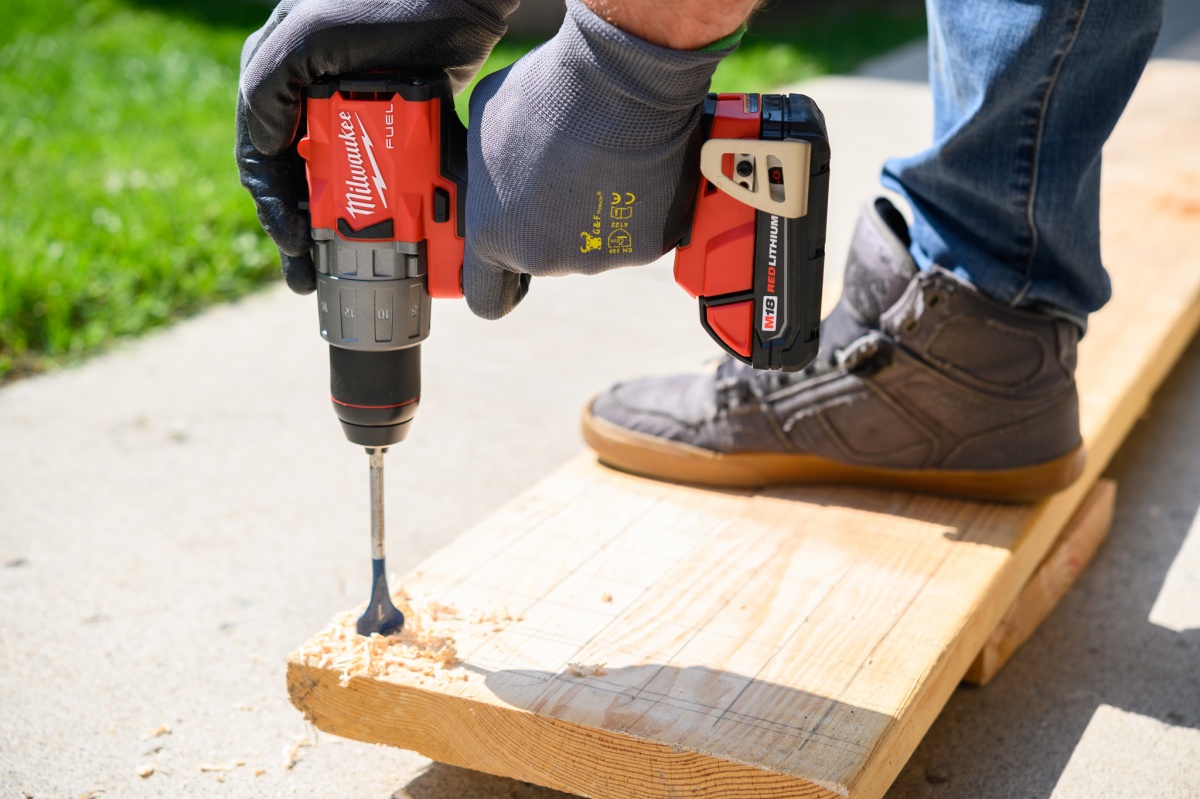 Milwaukee M18 Fuel 1/2" Drill Driver Review (This cordless Milwaukee drill didn't really struggle at all with the spade bits.)