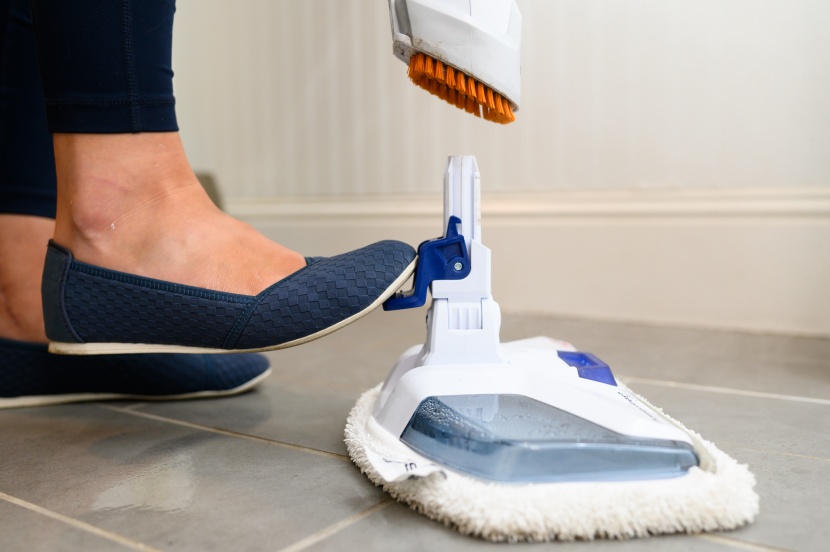 bissell powerfresh deluxe - pulling the two pieces apart for a quick scrub is a cinch.
