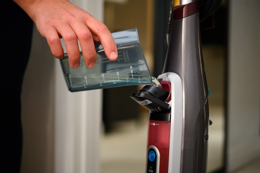 shark genius steam pocket - the genius is exceptionally easy to fill.