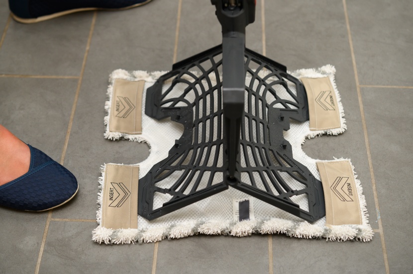 shark genius steam pocket - hands free mop pad changing is a nice little bonus feature.