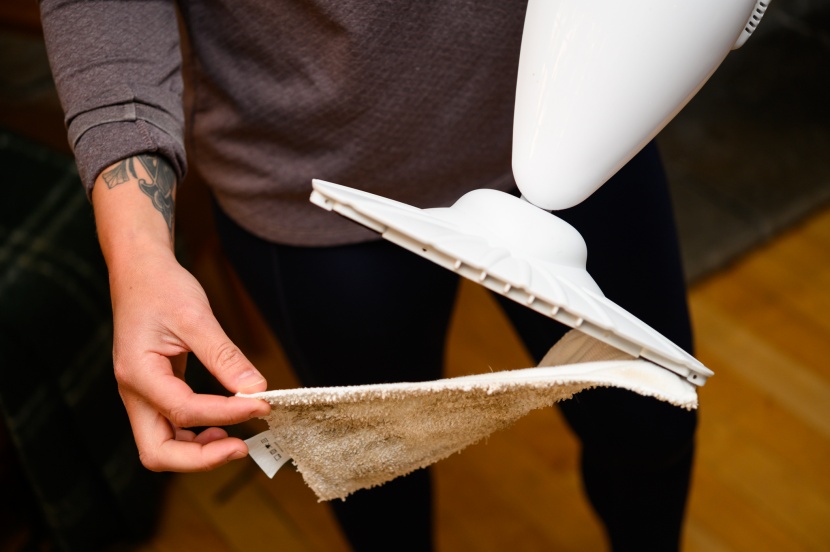 light'n'easy ultra lightweight - it comes with no accessories, no attachments, has no features, and...