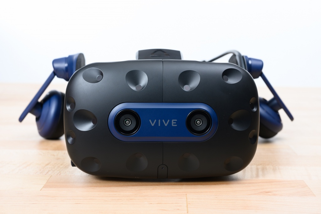 HTC Vive Pro 2 VR headset has a 120 Hz refresh rate and impressive