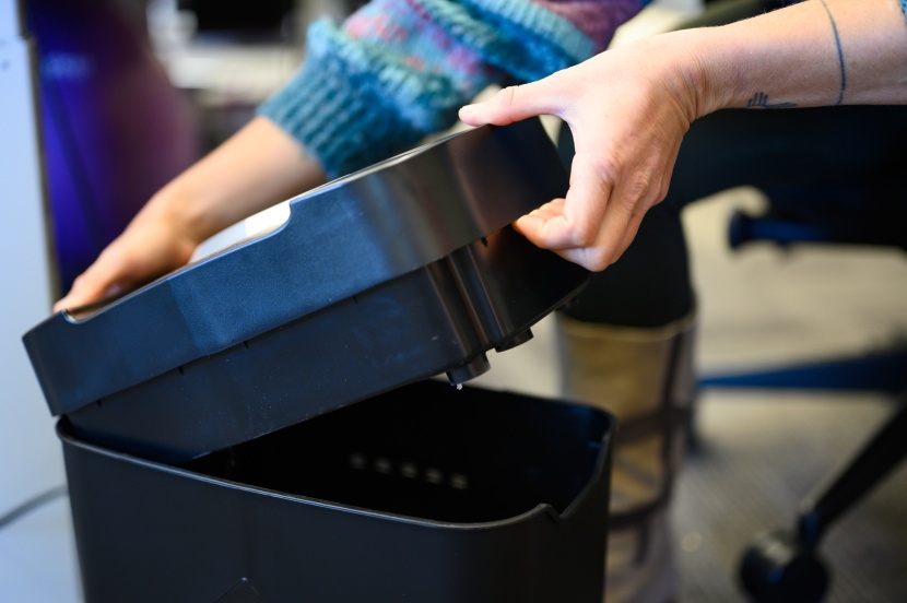 the au1230xa anti-jam does not have drawer for its paper bin, so...