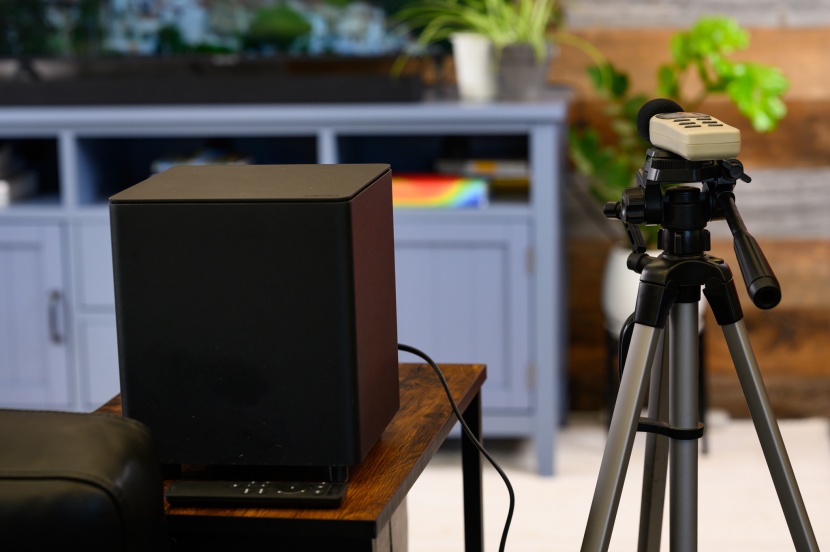 vizio v-series 2.1 home theater sound bar v21-h8 - checking out the max volume with our decibel meter.