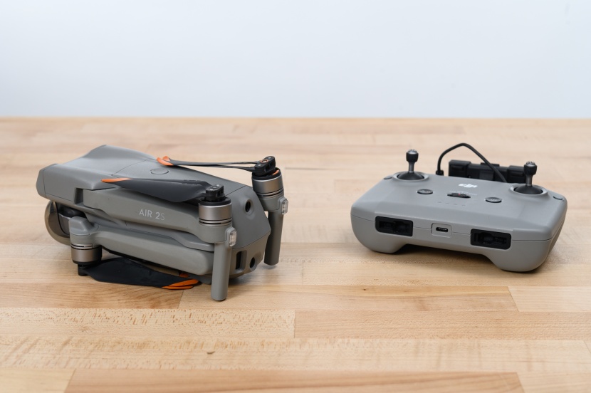 dji air 2s - this drone-controller set is very easy to use.