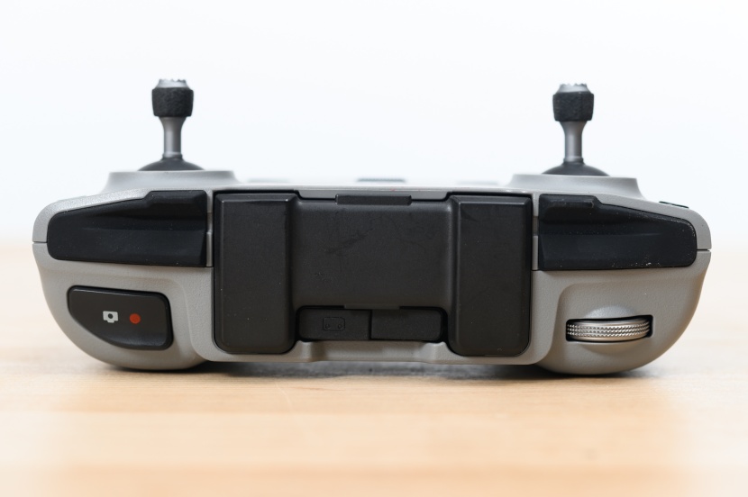 dji mavic air 2 - the controller connects directly to your smartphone or tablet.