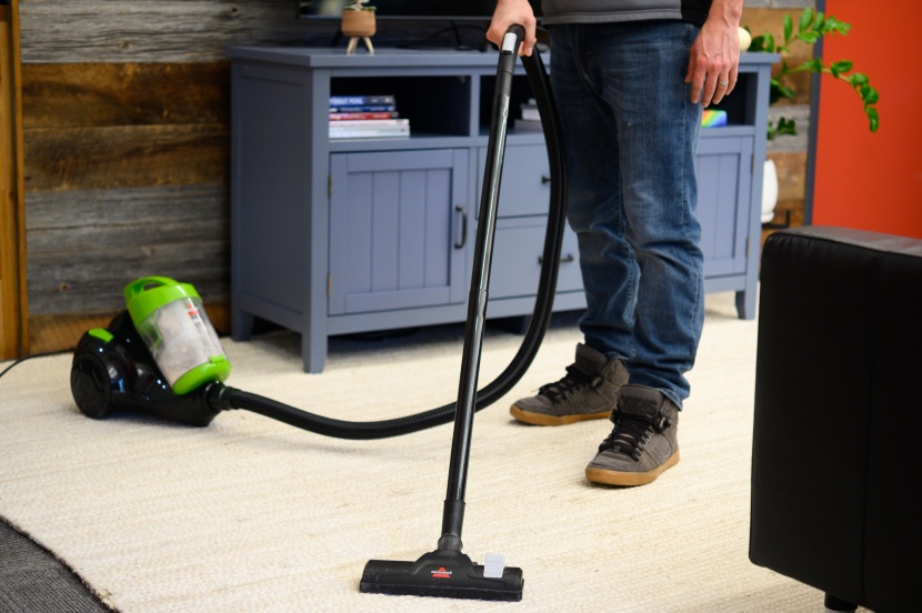 bissell zing bagless canister - the zing is very compact and lightweight.