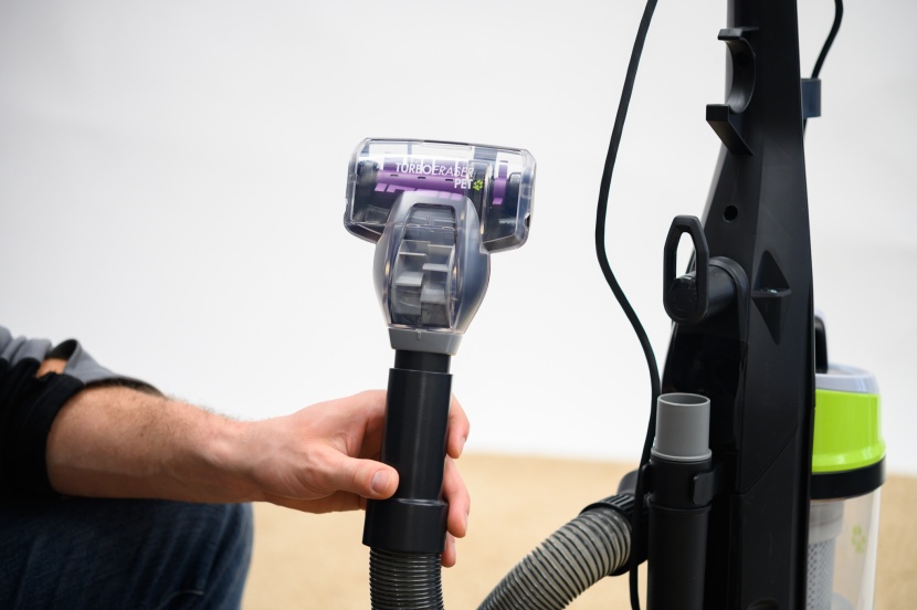 bissell cleanview swivel pet - bissell includes a mini suction-powered motorized brush hand tool...