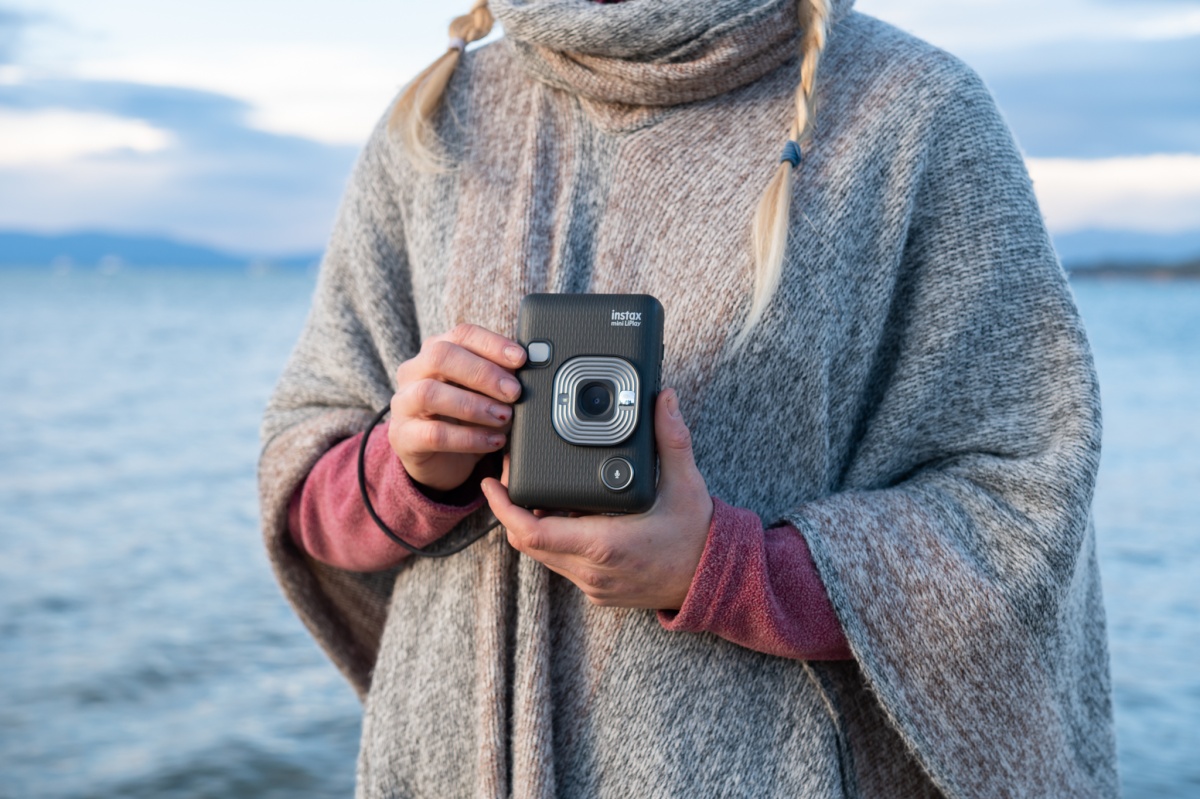 Fujifilm Instax Mini LiPlay Hybrid Instant Camera - Elegant Black