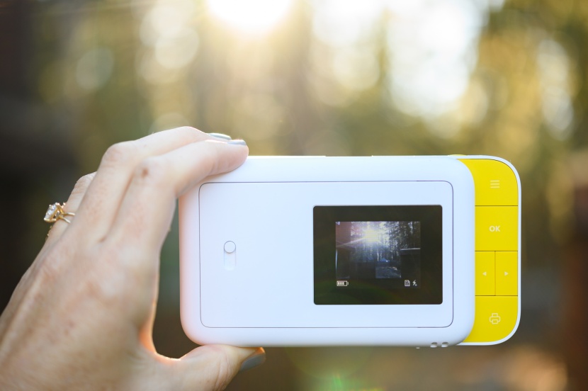 instant camera - the controls on the kodak smile instant print are simple and easy to...