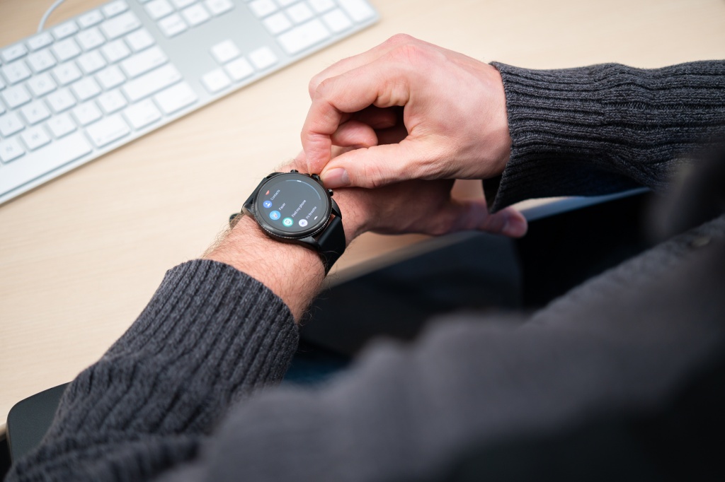 Fossil Gen 6 Wellness Review: Avoid This Wear OS 3 Smartwatch