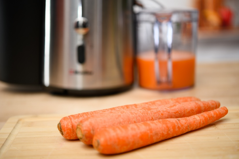 mueller ultra-juicer - we got mixed results with this juicer when it came to hard produce.