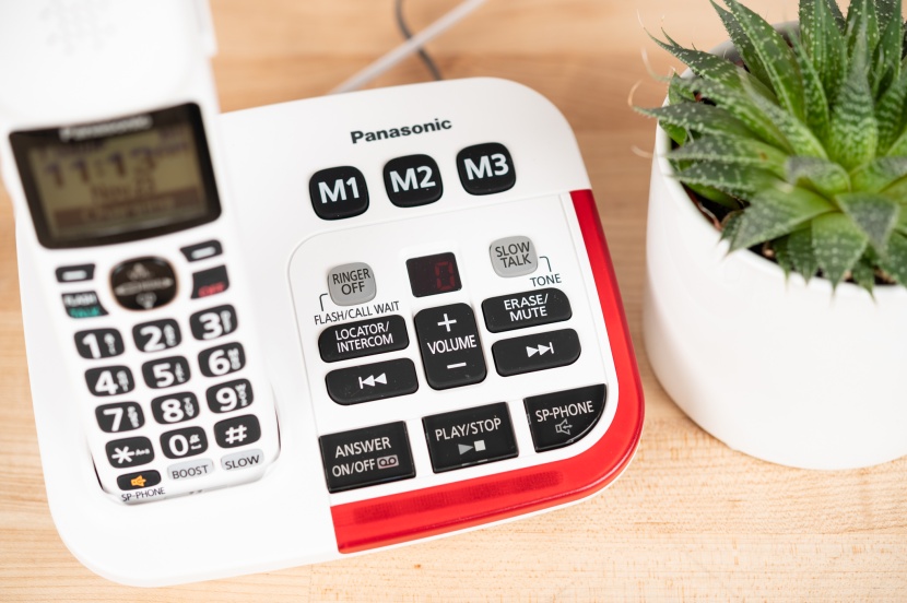 panasonic kx-tgm420w + kx-tgma44w - the panasonic kx-tgm420w has a great battery life.