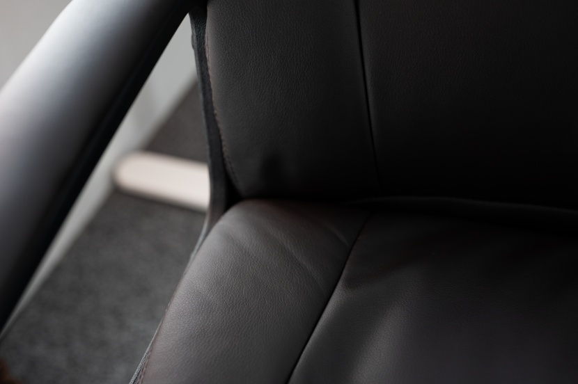 amazon basics padded swivel - the seat cushion offers little support and allows you to sink onto...