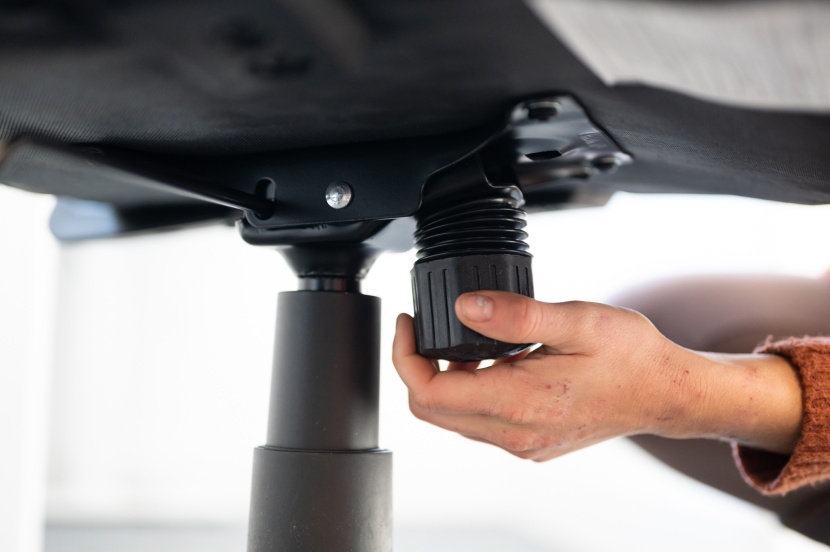 furmax office mesh - the knob that controls the back tension is difficult to reach while...