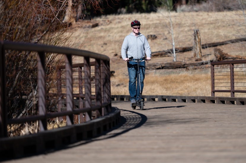 apollo city - the apollo&#039;s excellent range means you can take on long commutes or...