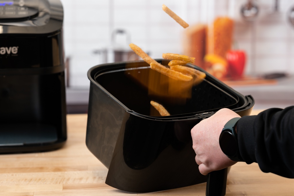 63) Ultrean 5.8 Quart Air Fryer