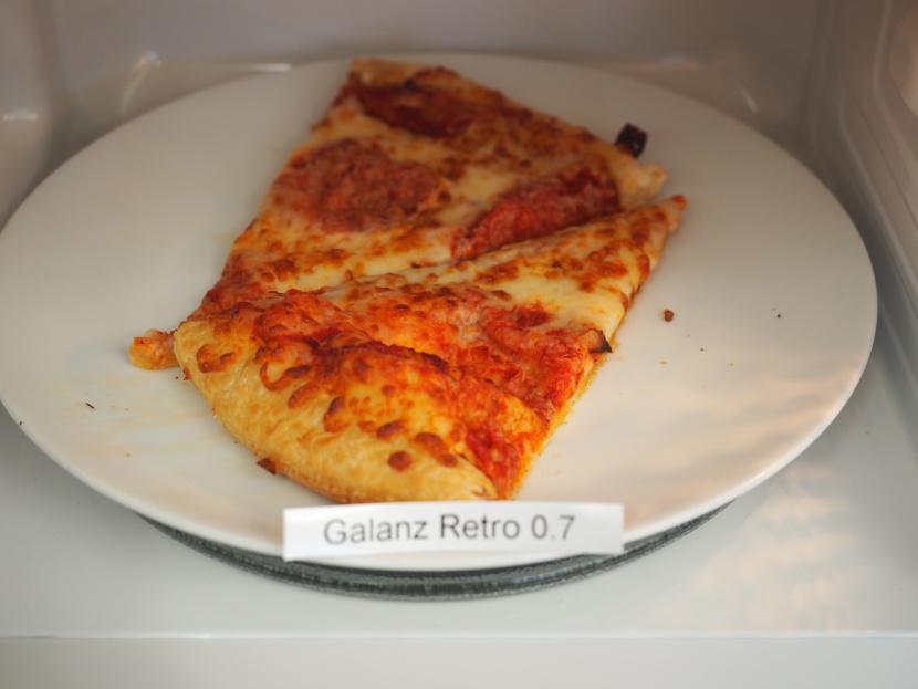 galanz 0.7 retro - however, we found this product lacked pizzazz when it came to pizza.