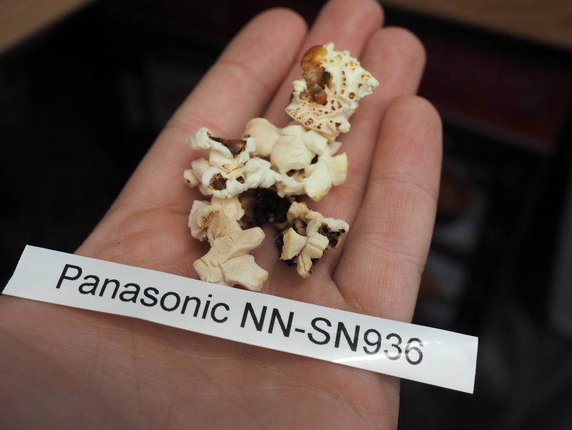 panasonic nn-sn936b - the popcorn preset caused just a bit of burning.