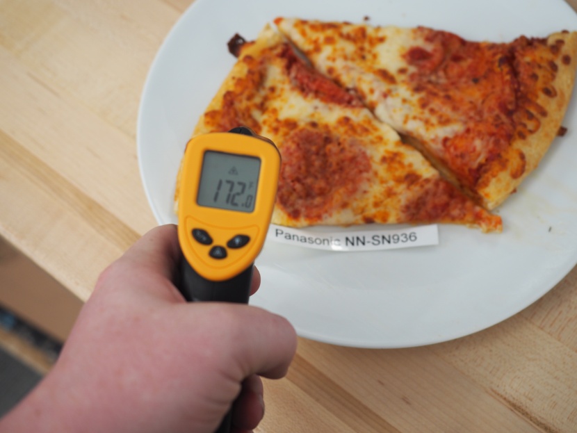 panasonic nn-sn936b - as expected, this product did very well with pizza.