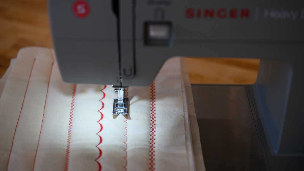 SINGER Heavy-Duty 4452 Sewing Machine Review - The Crafty Needle