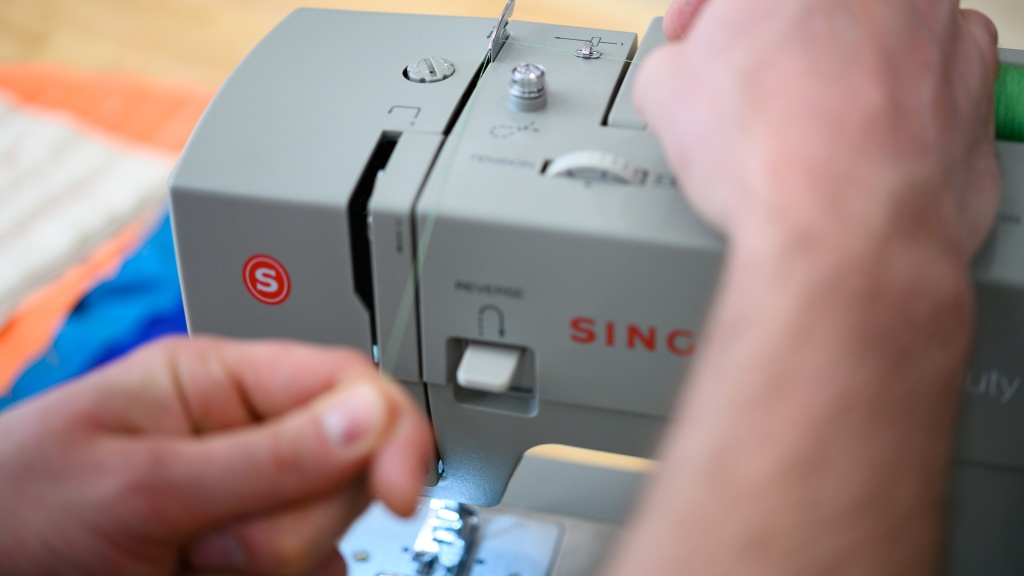 Singer 4452 Review: Sewing Machine Analysis (January 2024)