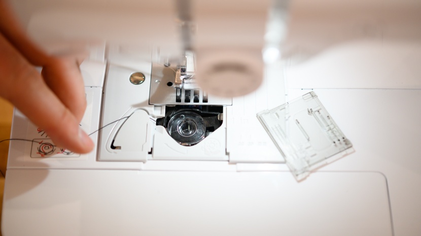brother cs5055 - it's easy to see and load the bobbin, and the top-load and clear...