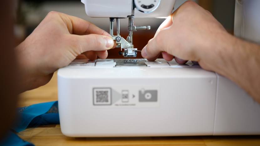 brother cs5055 - you'll need to hang on to the top thread as you begin sewing your...