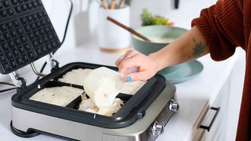 waffle maker - capable of making four waffles at once, the breville smart waffle...