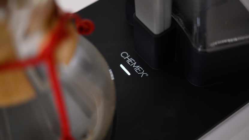 chemex ottomatic 2.0 - the toggle on the ottomatic 2.0 allows you to switch between hot...