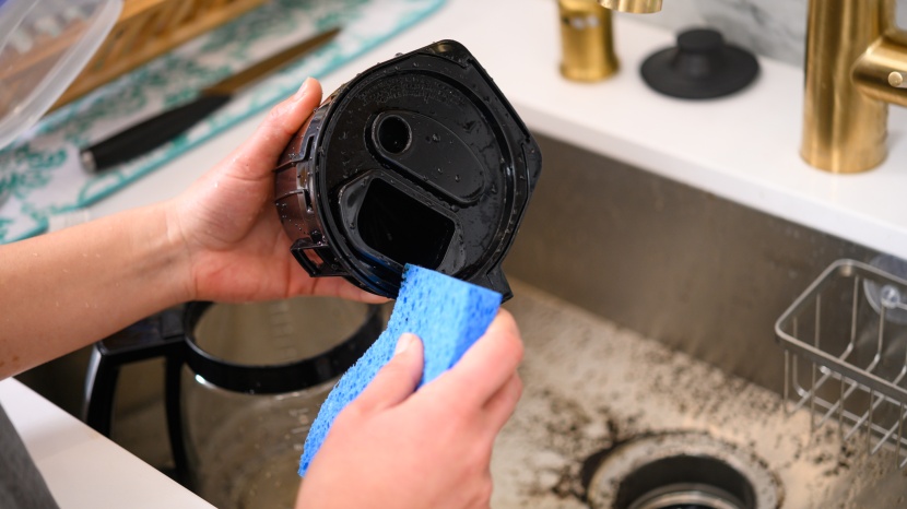 cuisinart grind &amp; brew 12-cup - the grind &amp;amp; brew components have little crevices that are...