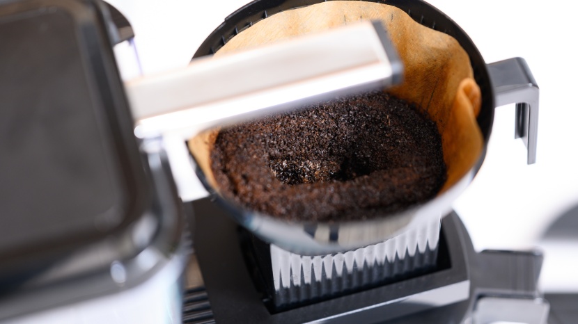 technivorm moccamaster kbgv select - uneven distribution of water from the spray head can result in...