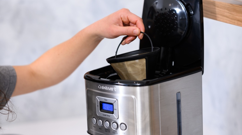 cuisinart 14-cup programmable - the brew basket and reusable filter don&#039;t seat very easily. we had...