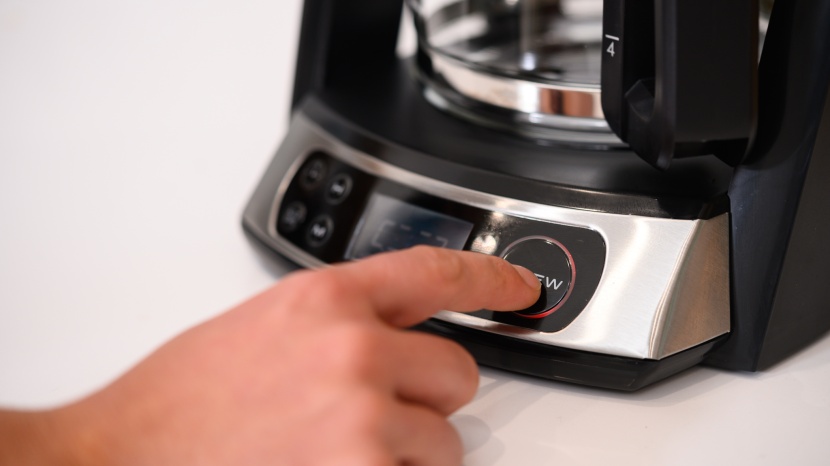 bunn heat n&#039; brew programmable - the brew button is the most prominent feature on the bunn heat n&#039;...